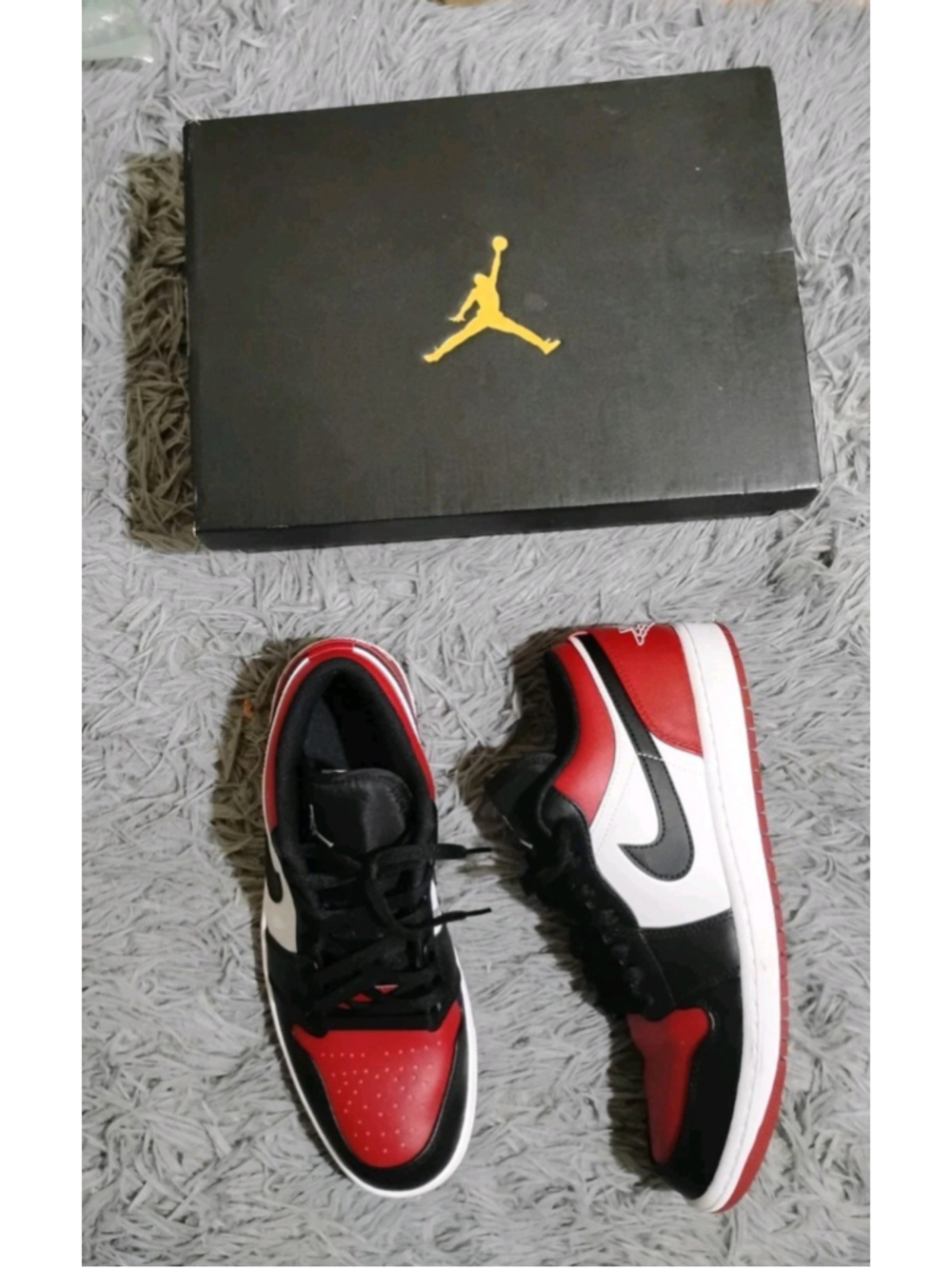 Nike Air Jordan 1 Low Chicago Bred Toe Men Size 10 Black Red Sneaker 553558-612